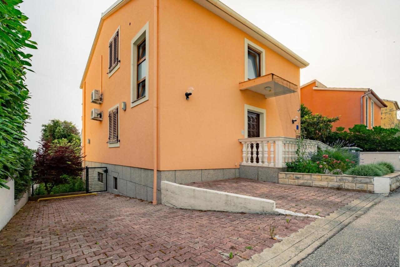 Brucker Apartment *